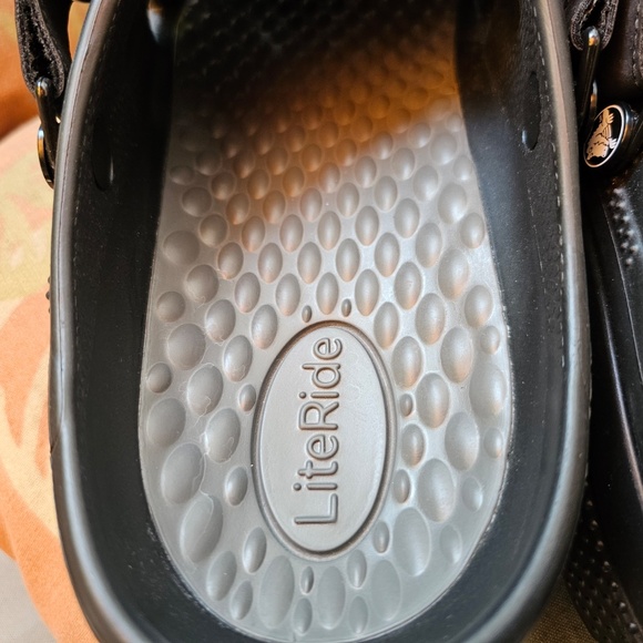 Yukon Vista Literide CROCS, EUC - Picture 5 of 11